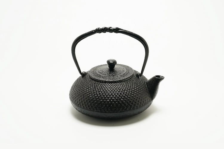 南部鉄器の鉄瓶を買うなら知りたい本物と偽物の見分け方
